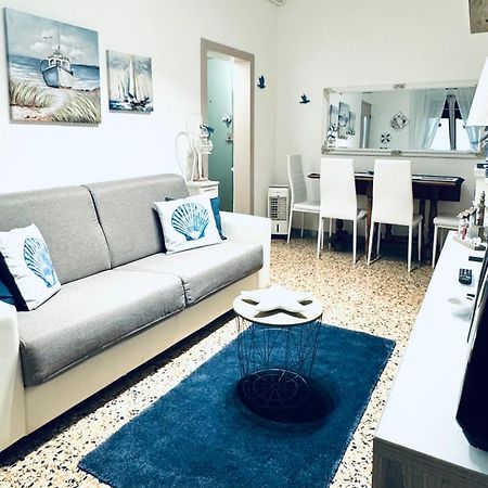Casa Giro Apartment Карара Екстериор снимка